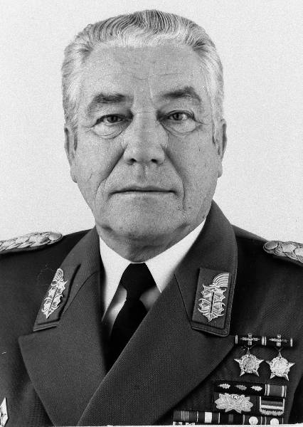 Bild 183-1982-1217-023